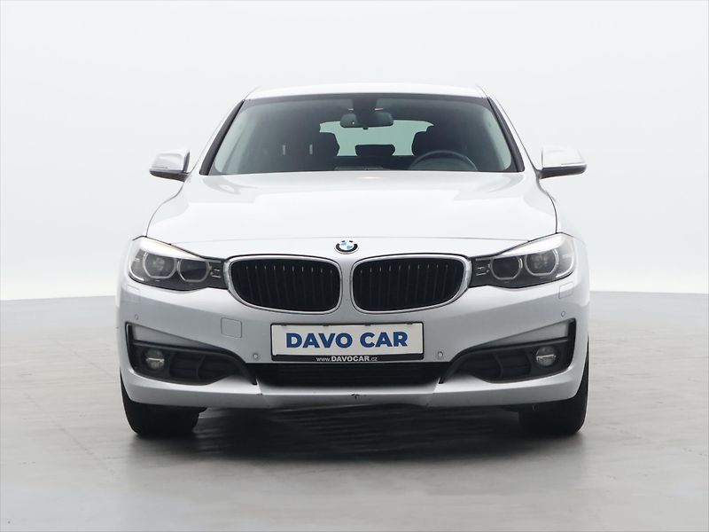BMW Řada 3 2,0 320d 140kW xDrive CZ Sport - fotka 2 z 37