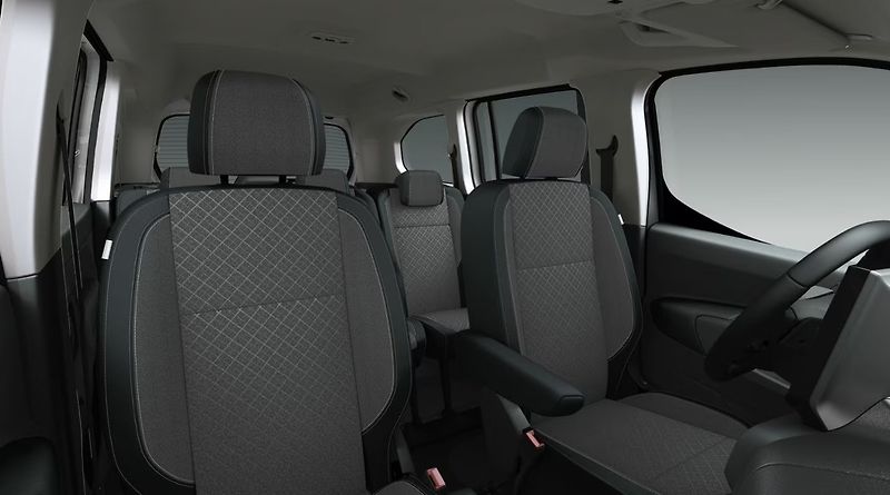 Opel Combo (2026) Elegance Plus XL AT8 7 míst - fotka 8 z 22