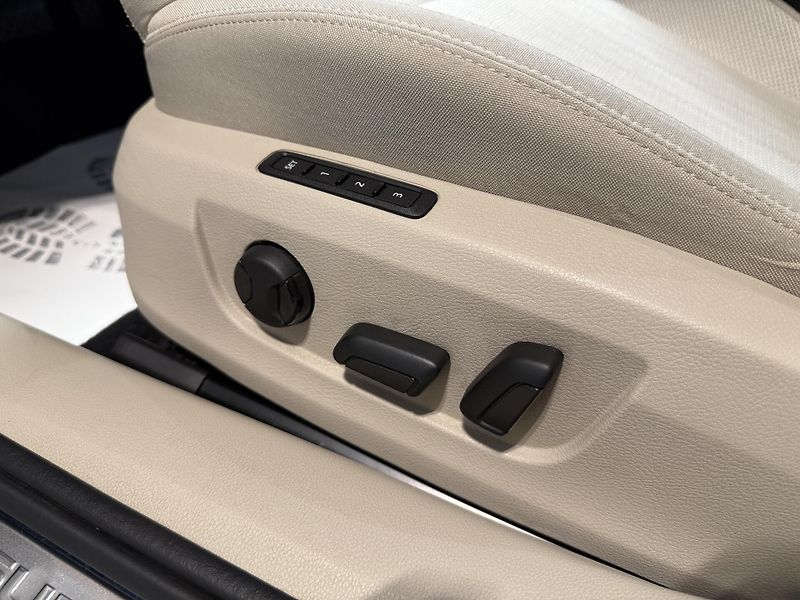 Škoda Superb 2.0 TDI 147kW Style Combi DSG - fotka 11 z 14
