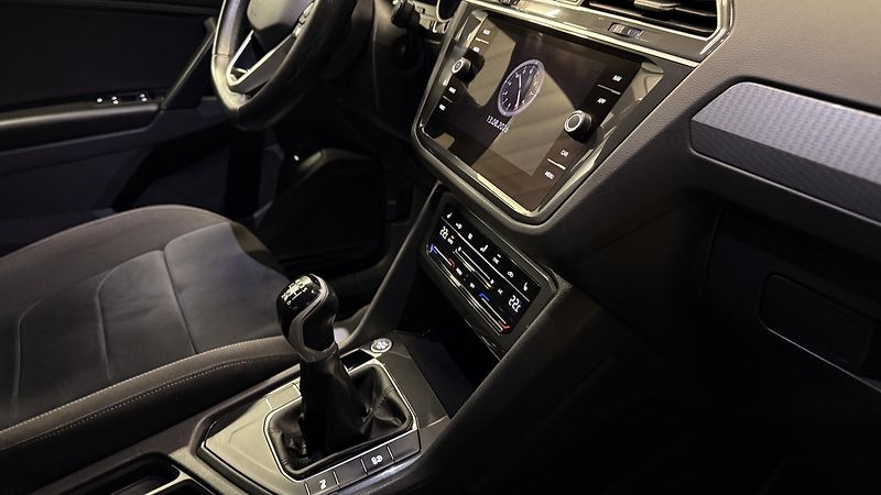 Volkswagen Tiguan (2022) 2.0 TDI,LIFEREZERVOVÁNO - fotka 16 z 40