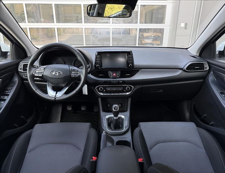 Hyundai i30 1,5 i  WG Family Comfort - fotka 14 z 23