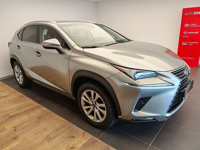 Lexus NX 300h 300h AWD PRESTIEGE SAFETY - fotka 3 z 43
