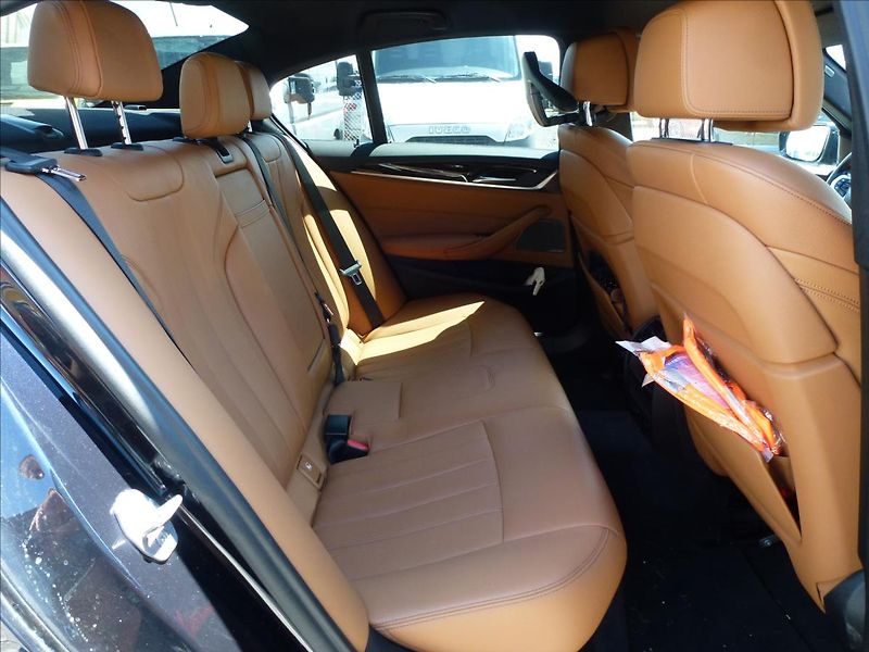 BMW Řada 5 3,0 D X-Drive M-Paket  Carbon - fotka 26 z 62