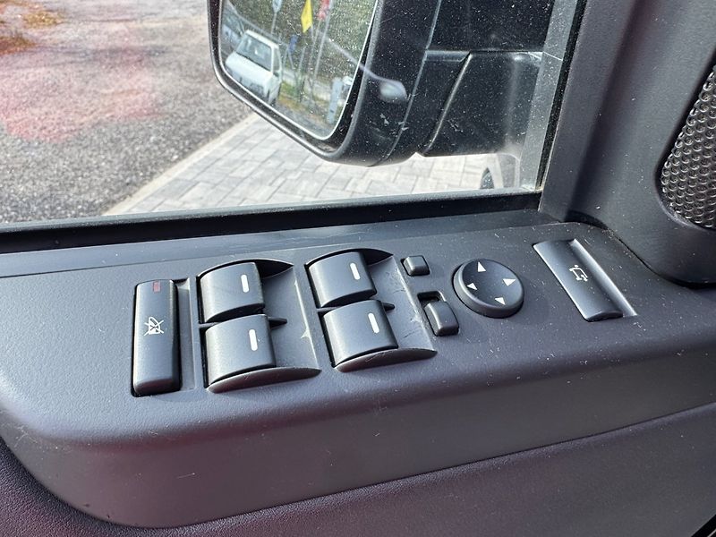 Land Rover Range Rover (2011) 4.4 TD V8 VOGUE, odpočet DPH - fotka 25 z 40