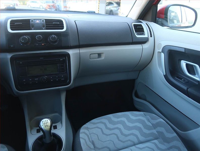 Škoda Fabia (2009) 1.2, po STK, za super cenu - fotka 8 z 15