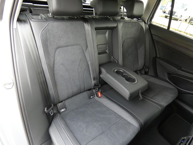 Volkswagen Golf Variant Style 2,0 TDI 110 kW 7 - fotka 28 z 30