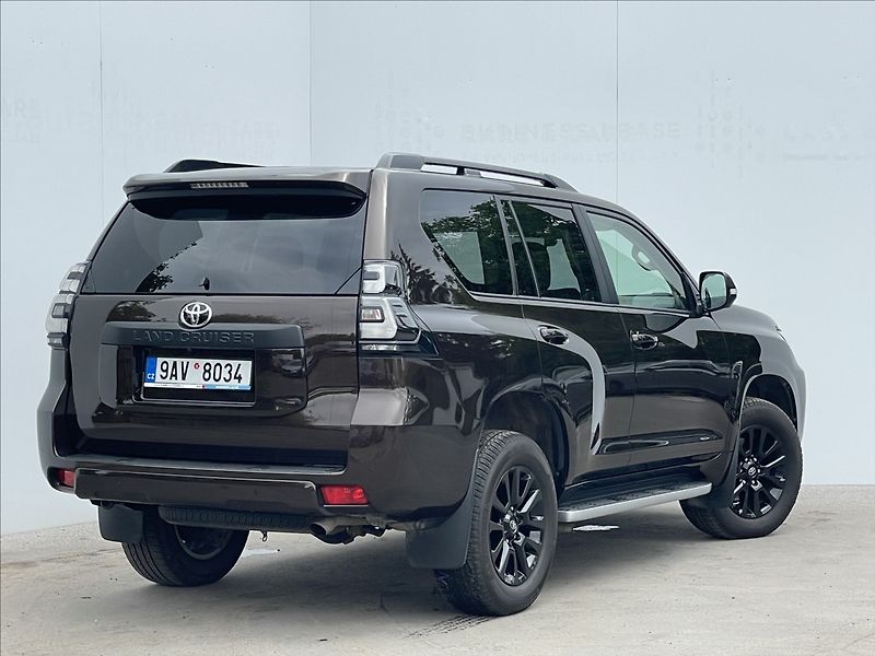 Toyota Land Cruiser 2,8 D4-D AT6 Executive NAVI - fotka 3 z 24