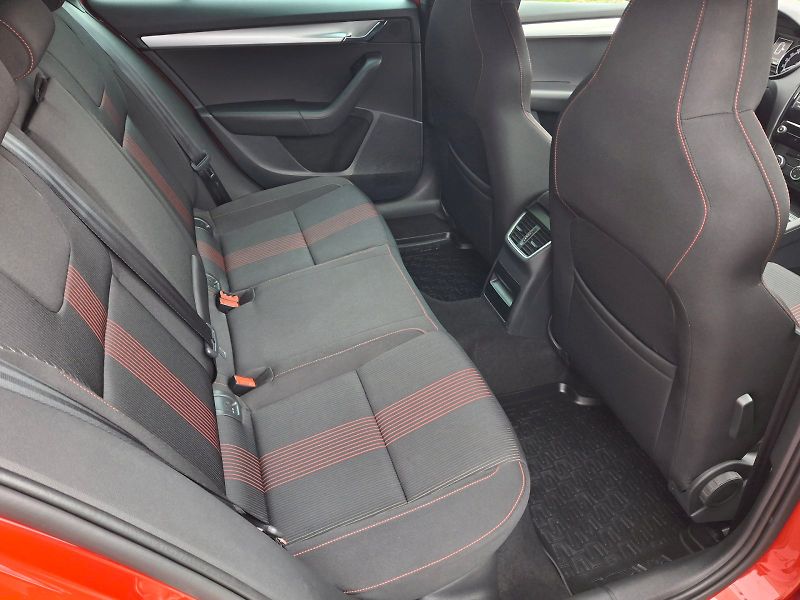 Škoda Octavia (2020) Combi Ambition DSG 1,5TSi 110k - fotka 14 z 31