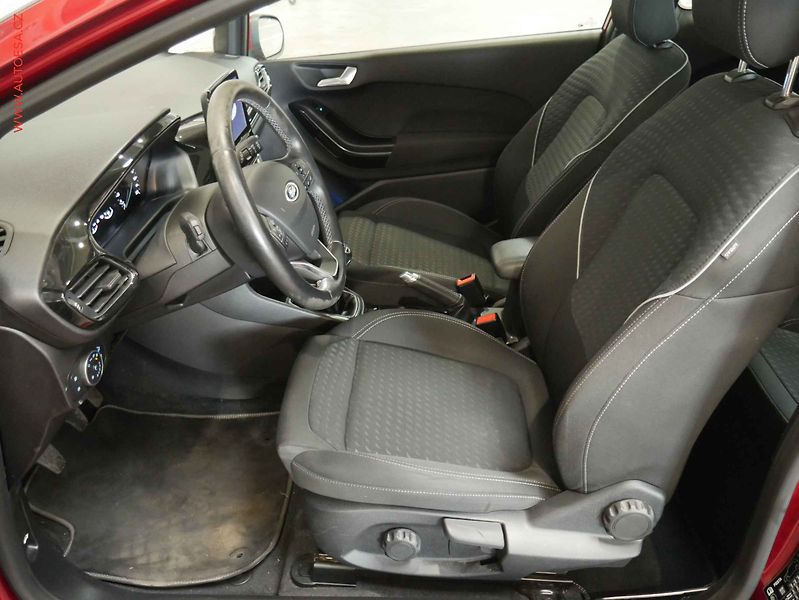 Ford Fiesta (2017) 1.0 EB, Titanium, kamera - fotka 9 z 18