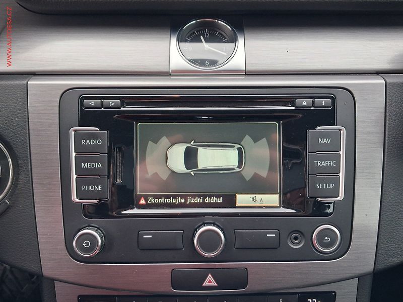 Volkswagen Passat (2012) 2.0TDI, DSG - fotka 18 z 23