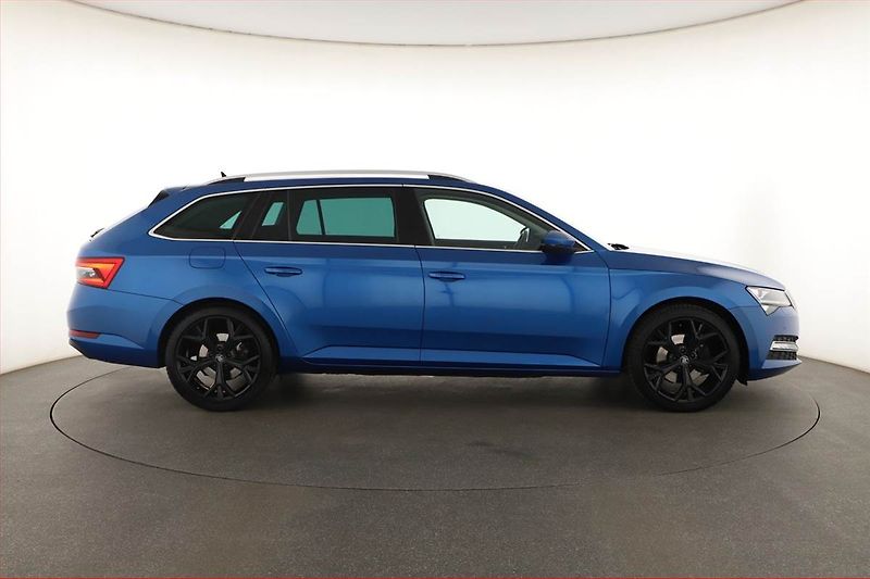 Škoda Superb (2020) 2.0 TDI, Automat, Navi - fotka 6 z 20