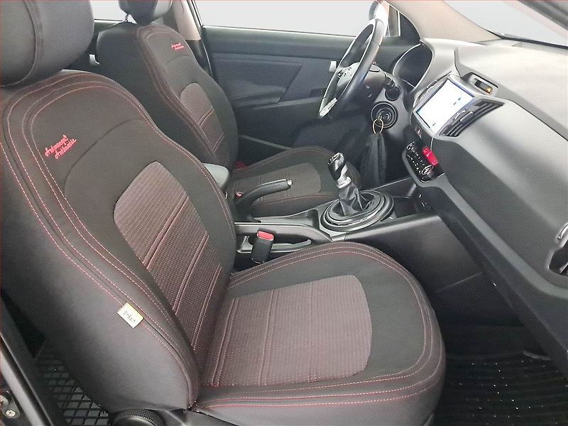 Kia Sportage (2011) 1.6 GDI, Xenony, Tempomat - fotka 9 z 16