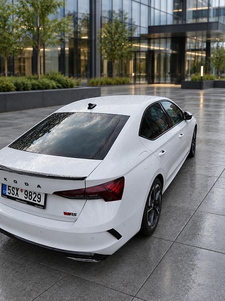 Škoda Octavia (2022) RS 2.0 TFSI 180 KW - fotka 3 z 17