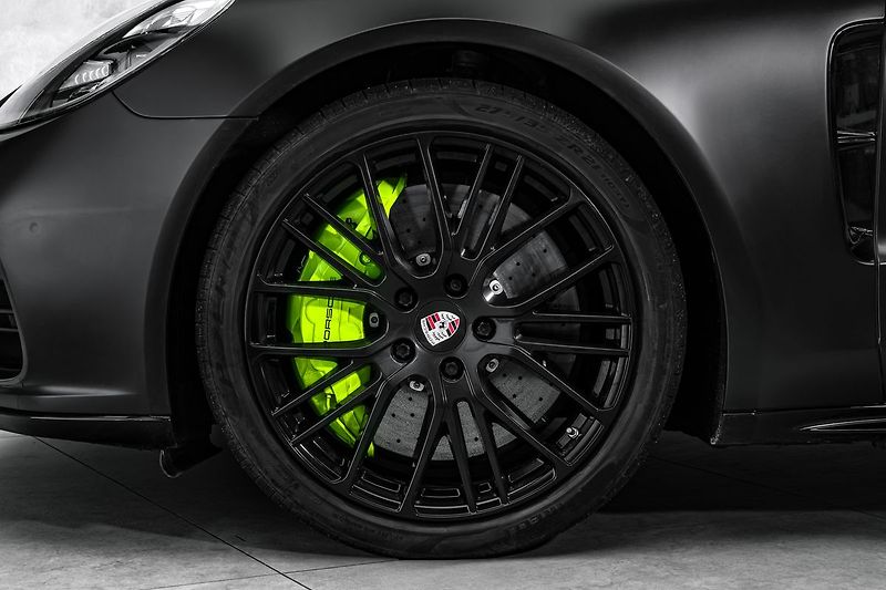 Porsche Panamera Turo S E-Hybrid Sport Chrono P - fotka 2 z 23