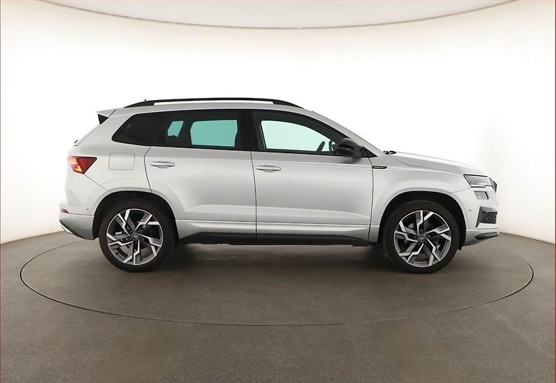 Škoda Karoq (2025) 2.0 TDI, SPORTLINE, 4X4 - fotka 6 z 21