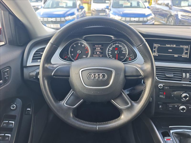 Audi A4 1,8 TFSI 125kW  Edition - fotka 17 z 21