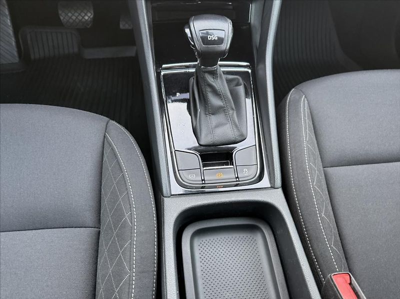 Škoda Karoq 1,6 TDI DSG / LED / záruka - fotka 24 z 34