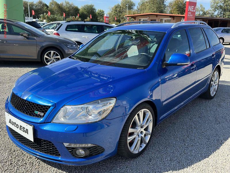 Škoda Octavia (2010) 2.0TDi, DSG, xenon - fotka 3 z 17