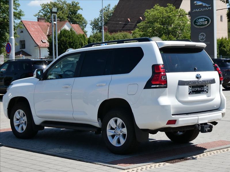Toyota Land Cruiser 2,8 D-4D 150kW 2Maj, ČR, DPH - fotka 9 z 41