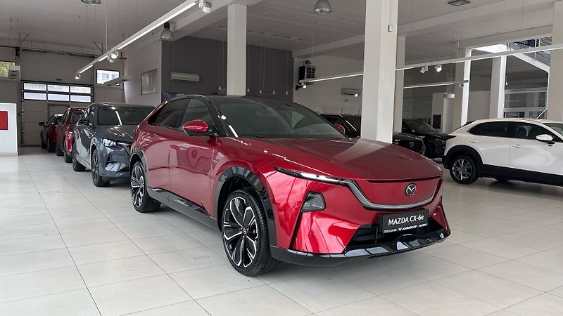 Mazda CX-6e (2026) Takumi černá kůže 21´´ kola - fotka 22 z 25