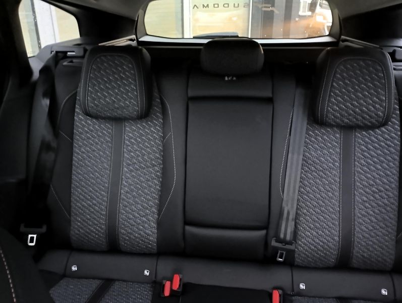 Peugeot 308 (2026) SW ALLURE Hybrid 145 e-DCS6 - fotka 17 z 19