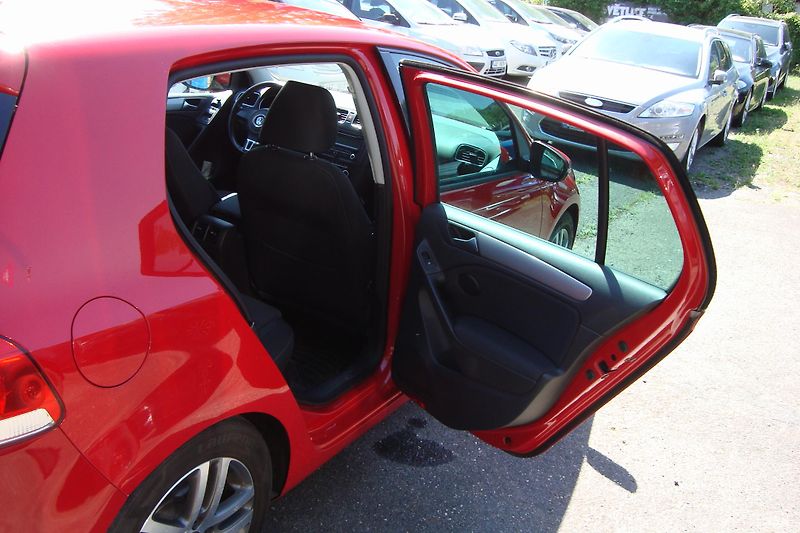 Volkswagen Golf (2011) VI,1.2TSi,ČR,Serv.Kn,114tis.km - fotka 31 z 75