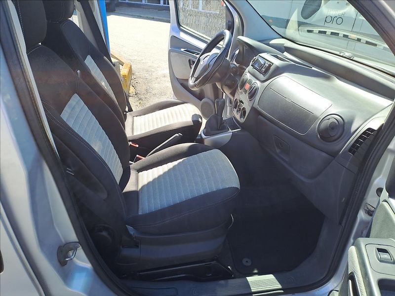 Fiat Qubo 1,4 i 54kW KLIMATIZACE - fotka 8 z 14