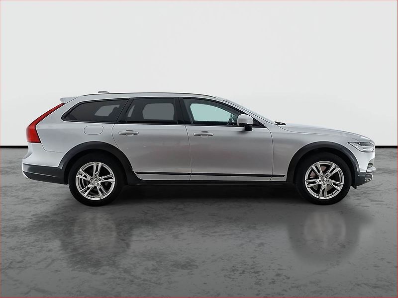 Volvo V90 (2017) Cross Country - fotka 6 z 23
