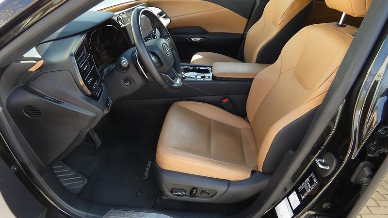 Lexus RX 350h 2.5 HEV 4x4 E-Four e-CVT Execu - fotka 18 z 23