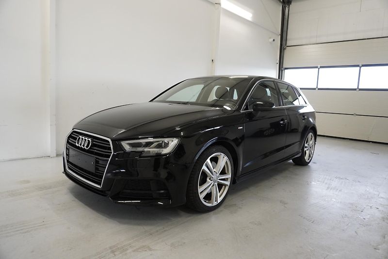 Audi A3 2.0 TFSi 140 kW SPORTBACK  DSG - fotka 1 z 29