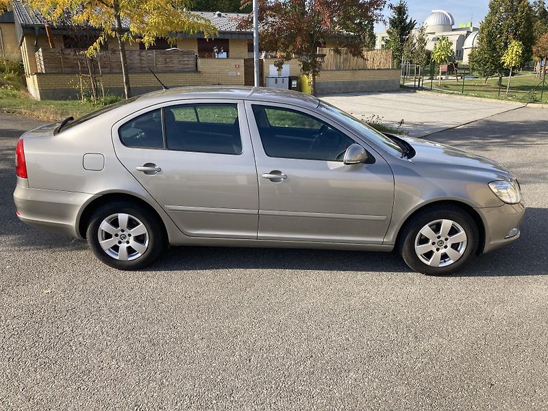Škoda Octavia (2012) 2.0 TDi ČR, 2xKOLA, PĚKNÝ STAV - fotka 4 z 22