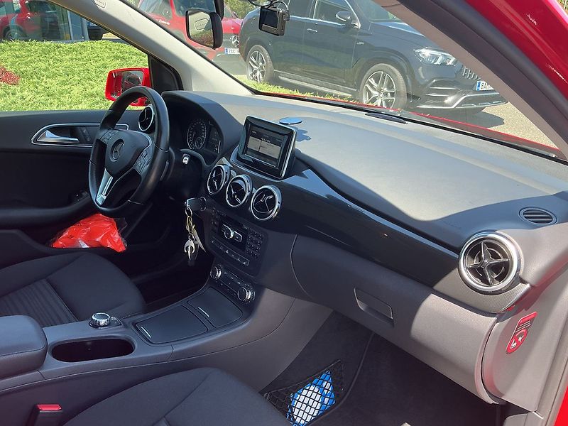 Mercedes-Benz Třídy B 180 BlueEFFICIE - fotka 17 z 21