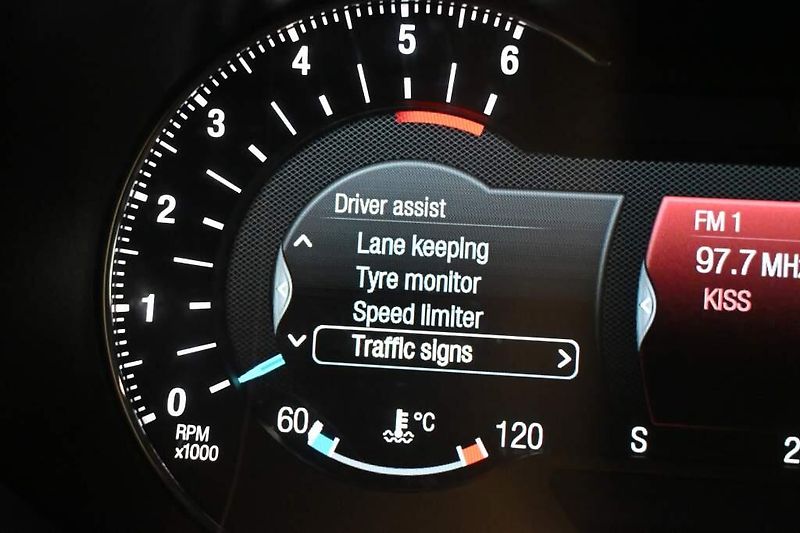 Ford S-MAX (2016) 2.0 132 KW Titanium LED Tažné - fotka 21 z 31