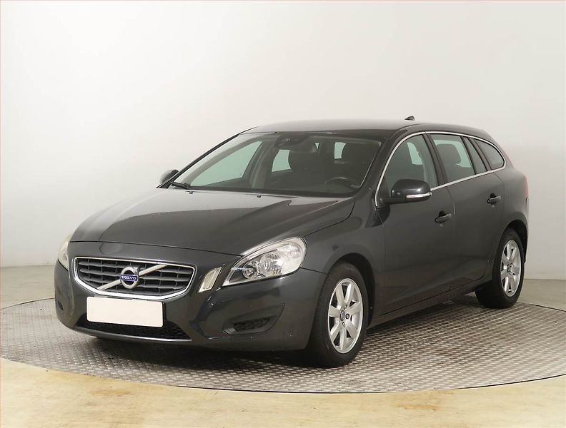 Volvo V60 (2011) D3 2.0, Automat, Navi - fotka 2 z 22