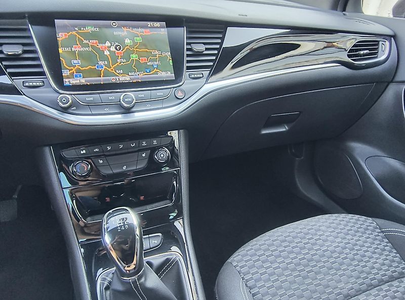 Opel Astra 1.6 CDTI 81KW/NAVI/4XVYHŘ.SEDA - fotka 33 z 60