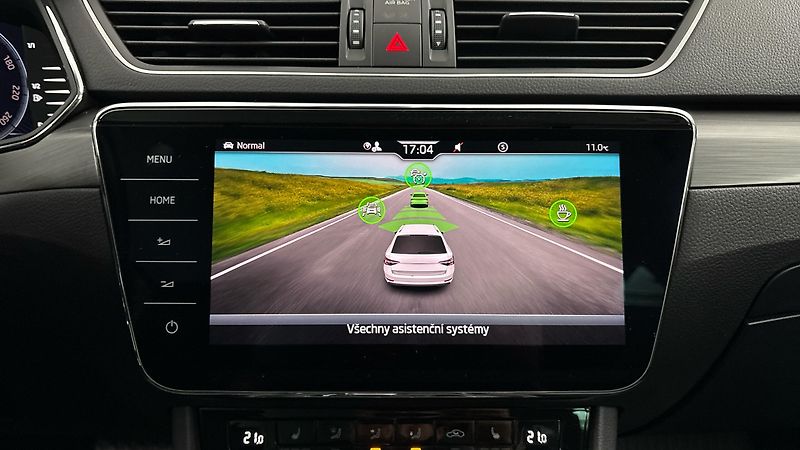 Škoda Superb 2.0 TSI DSG Style Combi - fotka 27 z 30