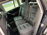 Volkswagen Tiguan 2,0 TDI /4x4/ SPORT / servis.k - náhled 14