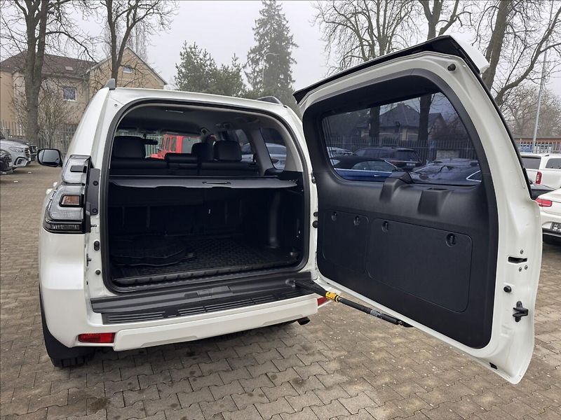 Toyota Land Cruiser 4,0   150 Prestige - fotka 27 z 28