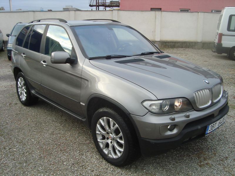 BMW X5 (2004) 3,0D  4x4 - fotka 2 z 16