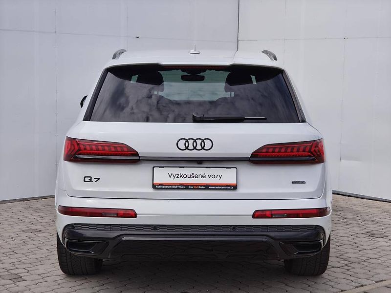 Audi Q7 50 Sline Quattro 8TT 3,0TDI - fotka 23 z 25