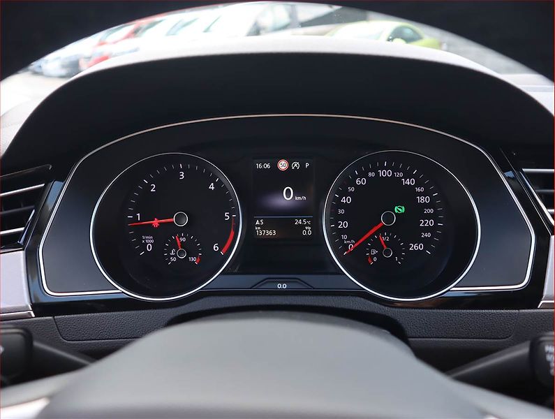 Volkswagen Passat (2023) 2.0 TDI - fotka 11 z 20