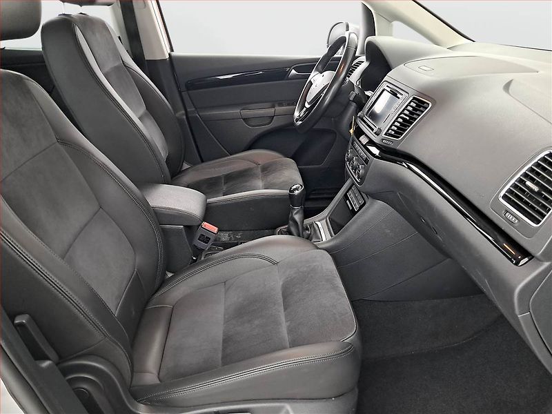 Volkswagen Sharan (2017) 2.0 TDI BMT, 4X4, 7 míst - fotka 9 z 20