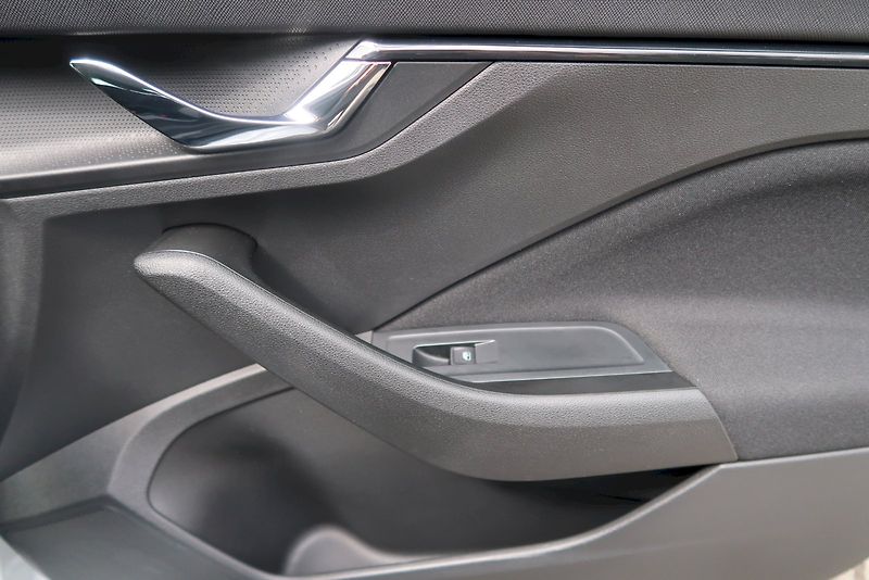 Škoda Kamiq (2025) Selection 1.0 TSI 85 kW - fotka 20 z 29
