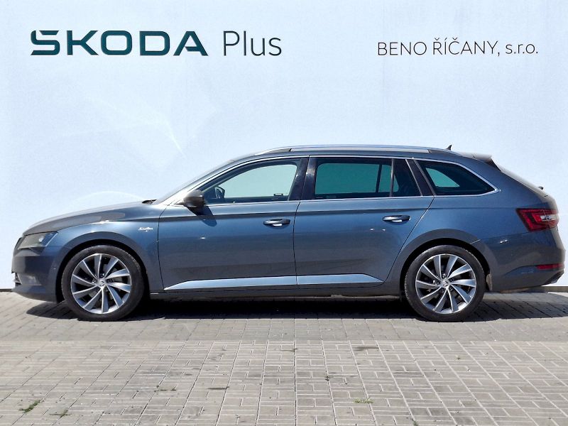 Škoda Superb (2019) Combi L&K DSG 4x4 2,0TDi 140kW - fotka 3 z 35