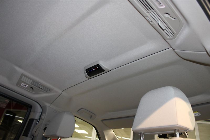 Volkswagen Multivan T7 TDi DSG Edition ACC/NezTop/ - fotka 30 z 38