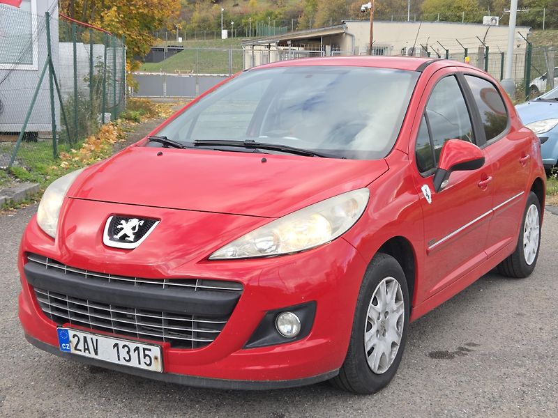 Peugeot 207 1,4i lze i na splátky VŠEM!  - fotka 1 z 11