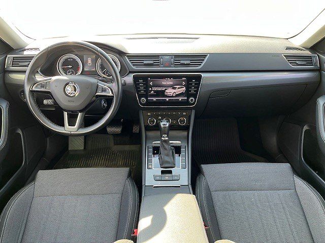 Škoda Superb Ambition Combi - fotka 11 z 15