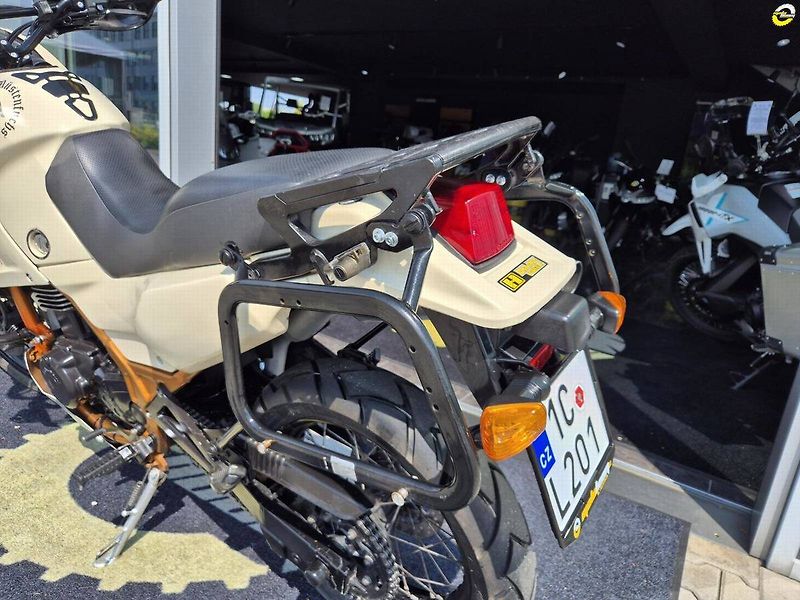 Kawasaki KLE 500 (2006) - fotka 13 z 22