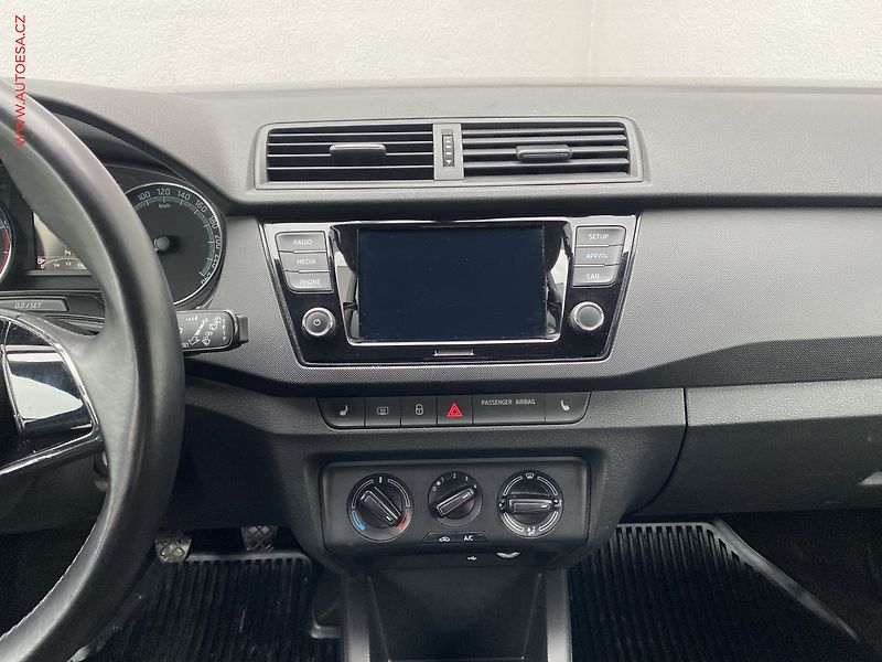Škoda Fabia (2021) 1.0 TSi, ČR, Ambition, +pneu - fotka 12 z 17
