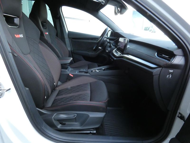 Škoda Octavia (2023) Combi RS 2.0 TDI 147KW 4x4 - fotka 20 z 30